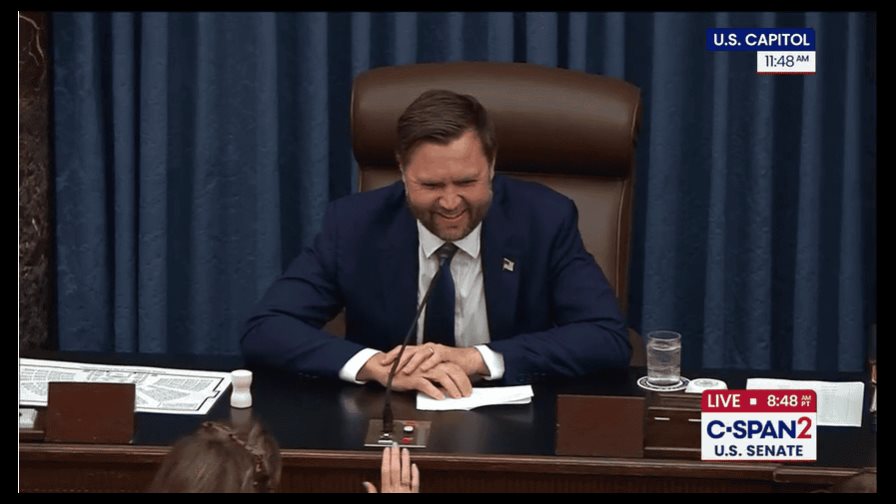 Con un solo voto de diferencia, el Senado de EE. UU. aprueba el polémico plan fiscal de Trump Con un solo voto de diferencia, el Senado de EE. UU. aprueba el polémico plan fiscal de Trump