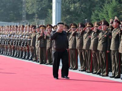 Miembros de la principal academia militar norcoreana parten a Rusia