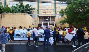 "No más espera, queremos la escuela": padres exigen terminación de centro educativo en Cristo Rey