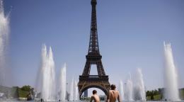 La Torre Eiffel y los principales museos de Par&iacute;s adelantan su cierre por la ola de calor