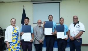 Fundación DAMA reconoce estudiantes meritorios de los liceos Las Américas y Juan Pablo Duarte