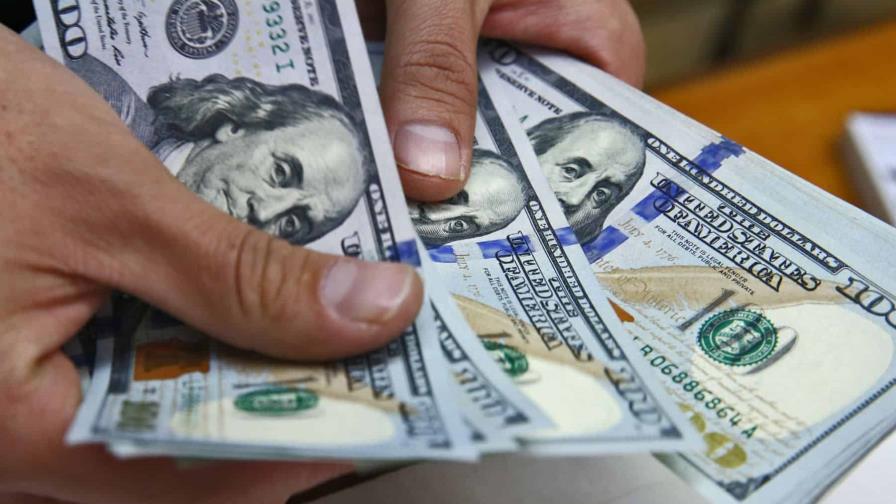 EE. UU. aplicará impuesto del 1 % a todas las remesas
