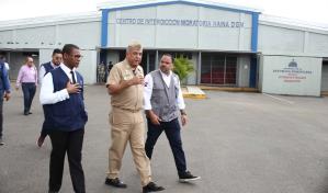 El defensor del pueblo inspecciona centro de detención migratoria tras muerte de estadounidense El defensor del pueblo inspecciona centro de detención migratoria tras muerte de estadounidense