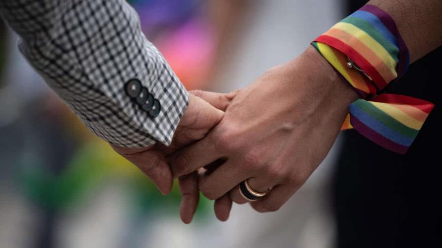 Hong Kong propone reconocer derechos a parejas del mismo sexo
