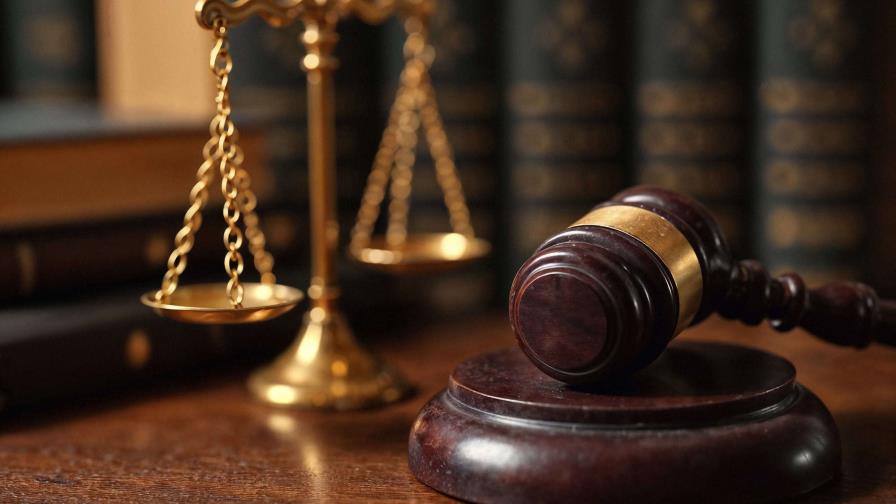 Condenas de 36 y 33 años para la pareja española que violó a sus hijas y lo grabó en vídeo