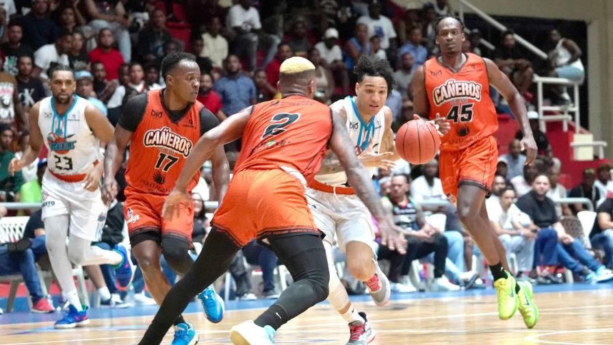 Los Titanes ganan segundo en línea al vencer a Cañeros