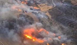 Dos personas han muerto en España, en el incendio forestal que afecta a 5,000 hectáreas