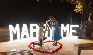 La Plaza Santo Domingo se convierte en ícono del amor en el malecón La Plaza Santo Domingo se convierte en ícono del amor en el malecón