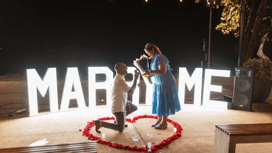 La Plaza Santo Domingo se convierte en ícono del amor en el malecón