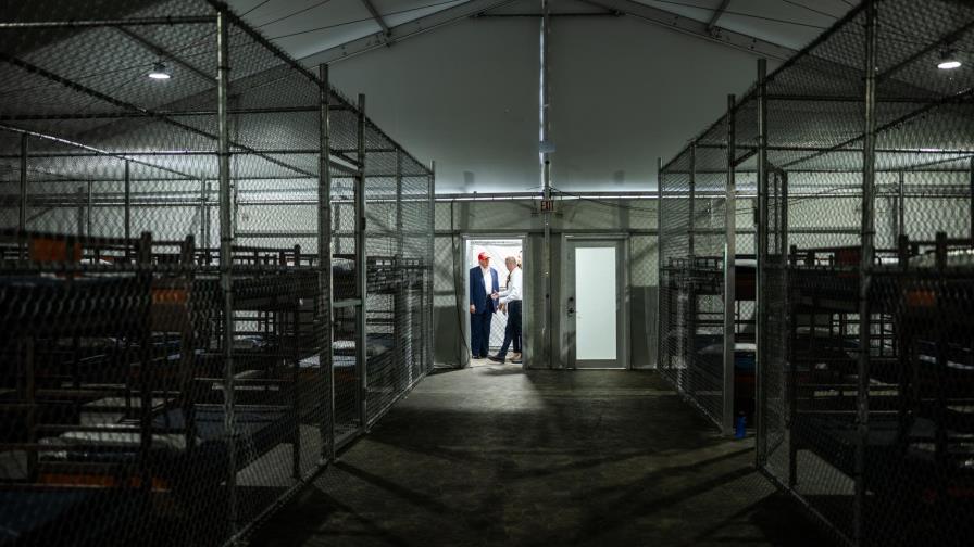 Migrantes describen el infierno dentro del centro de detención Alligator Alcatraz Migrantes describen el infierno dentro del centro de detención Alligator Alcatraz