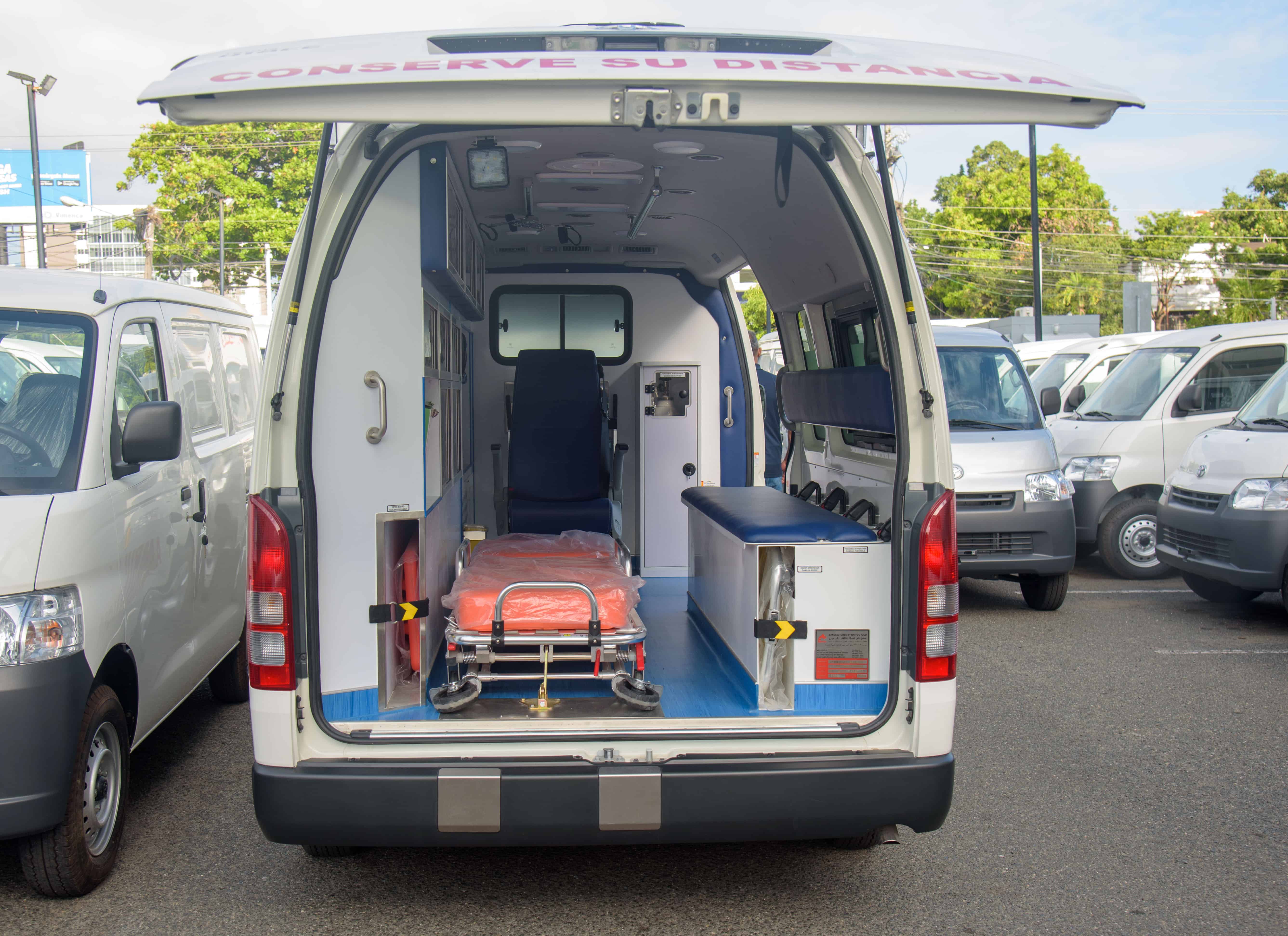 Las ambulancias contratadas están equipadas.