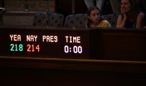 Trump obtiene gran triunfo con aprobación en el Congreso de su megaproyecto presupuestario