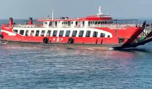 Un barco se hunde cerca de la turística isla indonesia de Bali, hay 61 desaparecidos