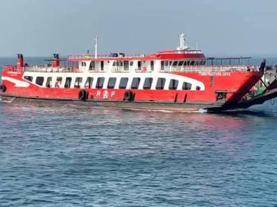 Barco se hunde en Bali, Indonesia y deja 61 desaparecidos