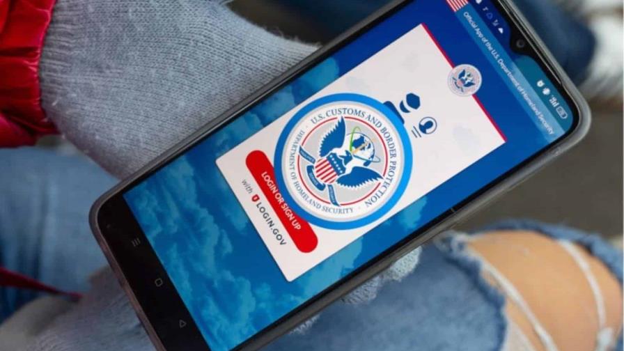 EE. UU. incorpora el chino y el hindi a su app para autodeportarse en busca de más salidas EE. UU. incorpora el chino y el hindi a su app para autodeportarse en busca de más salidas