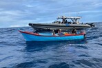 Autoridades detienen a 10 dominicanos indocumentados en aguas de Puerto Rico