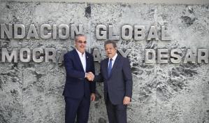 El presidente Luis Abinader llega a Funglode para reunirse con el exmandatario Leonel Fernández