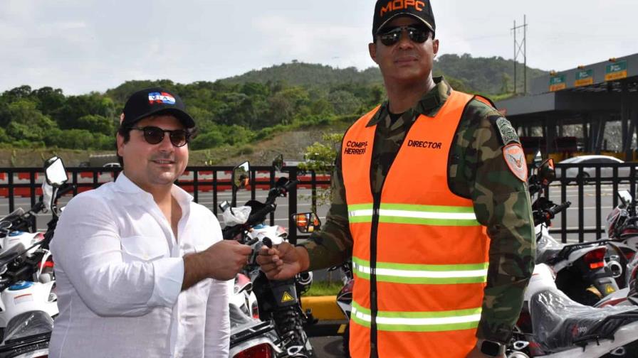 RD Vial entrega 15 motocicletas a Comipol para fortalecer asistencia en las vías RD Vial entrega 15 motocicletas a Comipol para fortalecer asistencia en las vías