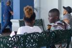 Haitianas dan a luz en sus casas por temor a ir al hospital