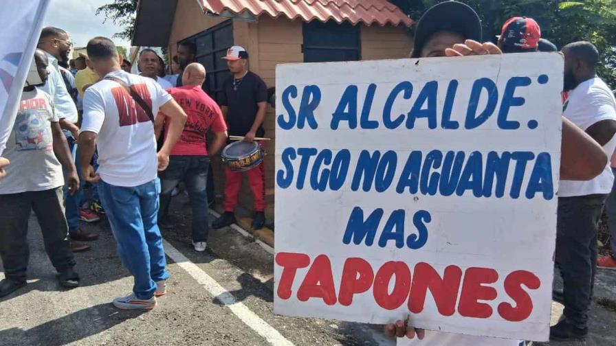 Transportistas de Santiago denuncian males que afectan el sector Transportistas de Santiago denuncian males que afectan el sector
