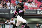 Mel Rojas Jr. acuña su nombre entre los grandes en Corea del Sur Mel Rojas Jr. acuña su nombre entre los grandes en Corea del Sur