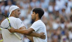 Alcaraz cede un set ante Struff pero avanza a octavos en Wimbledon