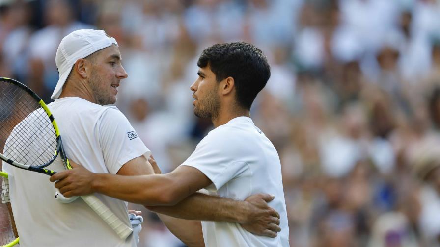 Alcaraz cede un set ante Struff pero avanza a octavos en Wimbledon Alcaraz cede un set ante Struff pero avanza a octavos en Wimbledon