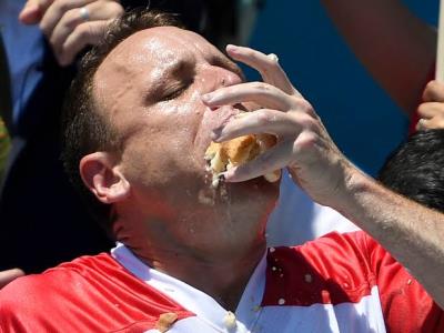 Concurso de Comer Hot Dogs: Joey Chestnut recupera Cinturón