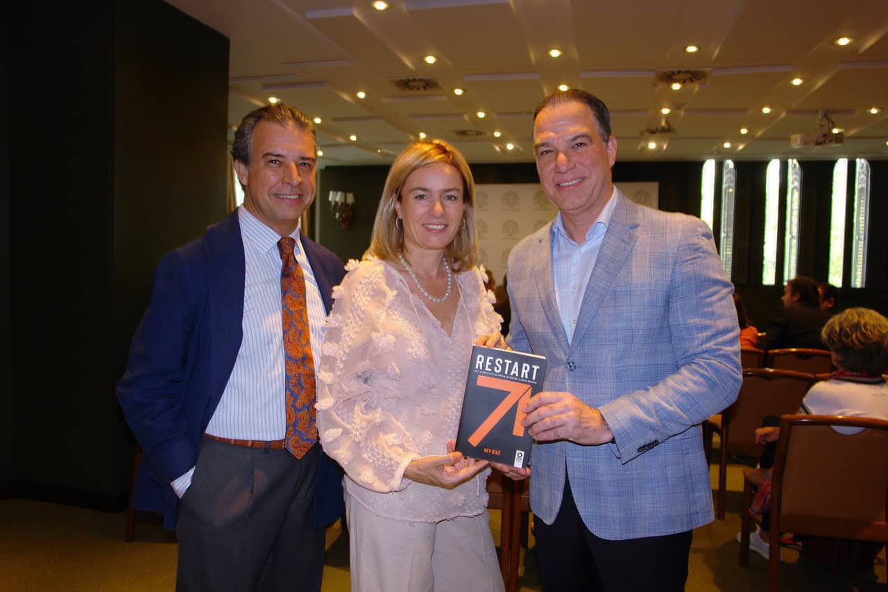 Ricardo Gimeno, Vero´nica Soler Roig y Ney Di´az.
