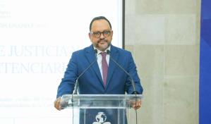 Antoliano Peralta diserta sobre el Ministerio de Justicia y el sistema penitenciario