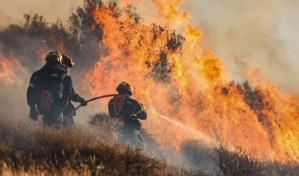 El mayor incendio forestal de este año en California arrasa más de 28,300 hectáreas