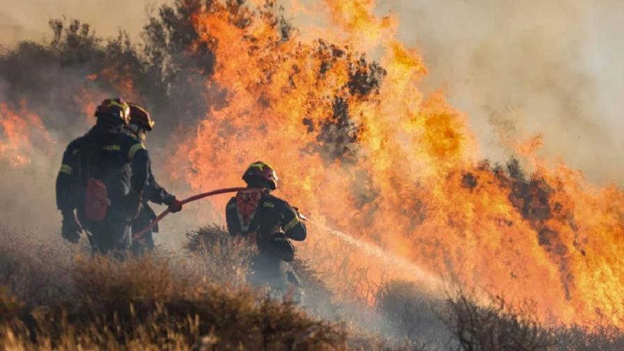 El mayor incendio forestal de este año en California arrasa más de 28,300 hectáreas El mayor incendio forestal de este año en California arrasa más de 28,300 hectáreas