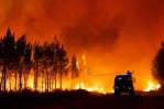 Un importante incendio obliga a cortar una autopista en el sureste de Francia Un importante incendio obliga a cortar una autopista en el sureste de Francia