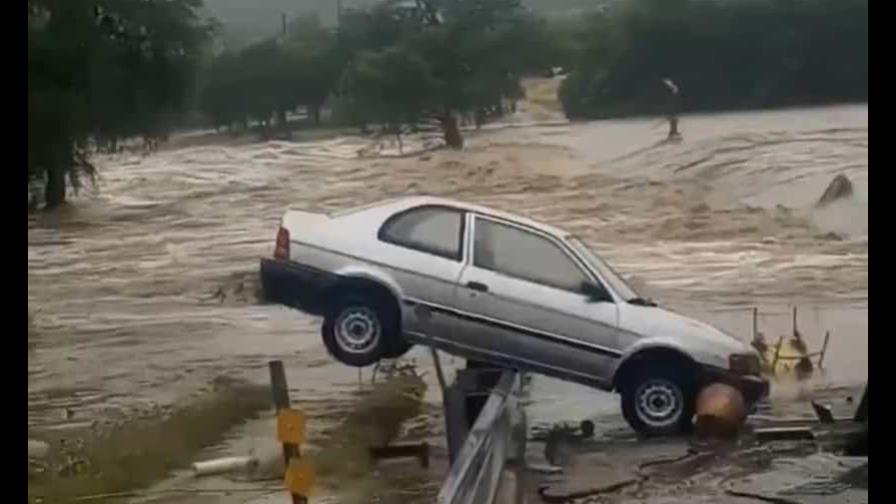 La crecida del río Guadalupe en Texas deja 25 muertos y al menos 23 niñas desaparecidas La crecida del río Guadalupe en Texas deja 25 muertos y al menos 23 niñas desaparecidas