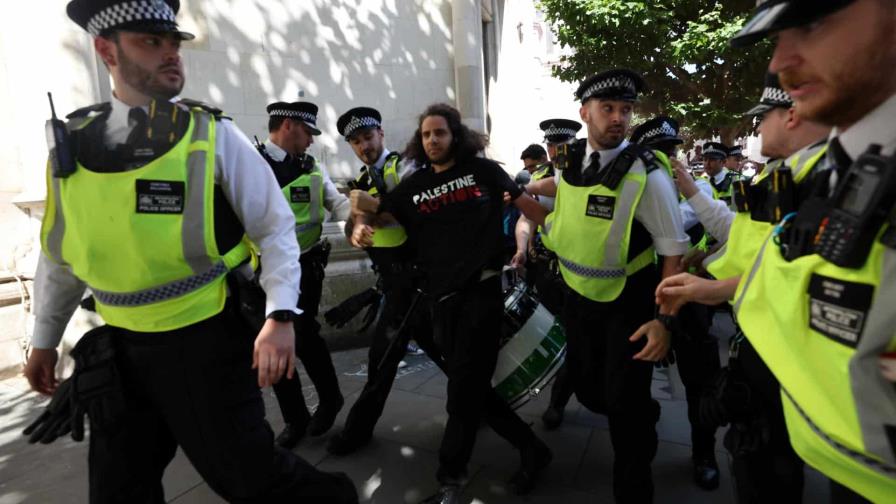 Policía británica detiene a simpatizantes del grupo prohibido Palestine Action Policía británica detiene a simpatizantes del grupo prohibido Palestine Action