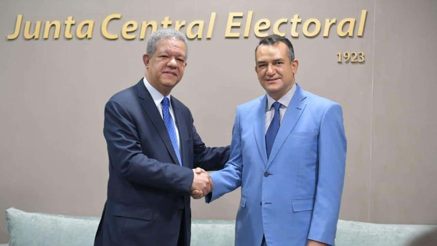 Leonel Fernández asistirá este sábado a graduación de diplomado especializado de la JCE Leonel Fernández asistirá este sábado a graduación de diplomado especializado de la JCE