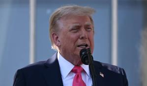 Trump firma una declaración de emergencia para responder a las inundaciones en Texas