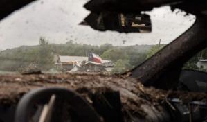 Continúa la búsqueda de desaparecidos tras devastadora inundación en Texas, que ya deja 52 muertos