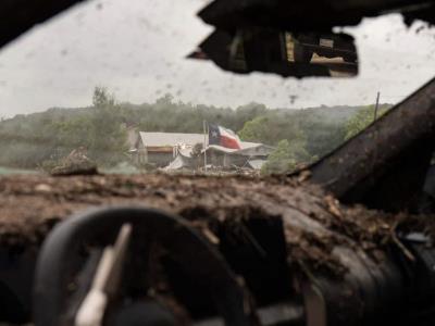 Continúan las búsquedas tras devastadora inundaciones en Texas