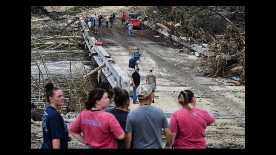 Se elevan a 43 las víctimas mortales de las inundaciones en Texas, entre ellas 15 niños Se elevan a 43 las víctimas mortales de las inundaciones en Texas, entre ellas 15 niños