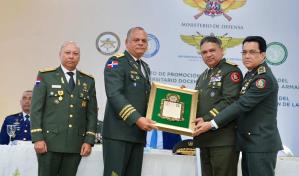 Nuevos especialistas refuerzan el sistema de salud desde las Fuerzas Armadas