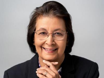 Presidenta de Surinam llega a República Dominicana