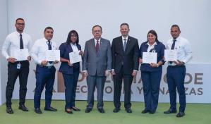 BCRD concluye su XI Diplomado interno de economía y finanzas para personal de la institución