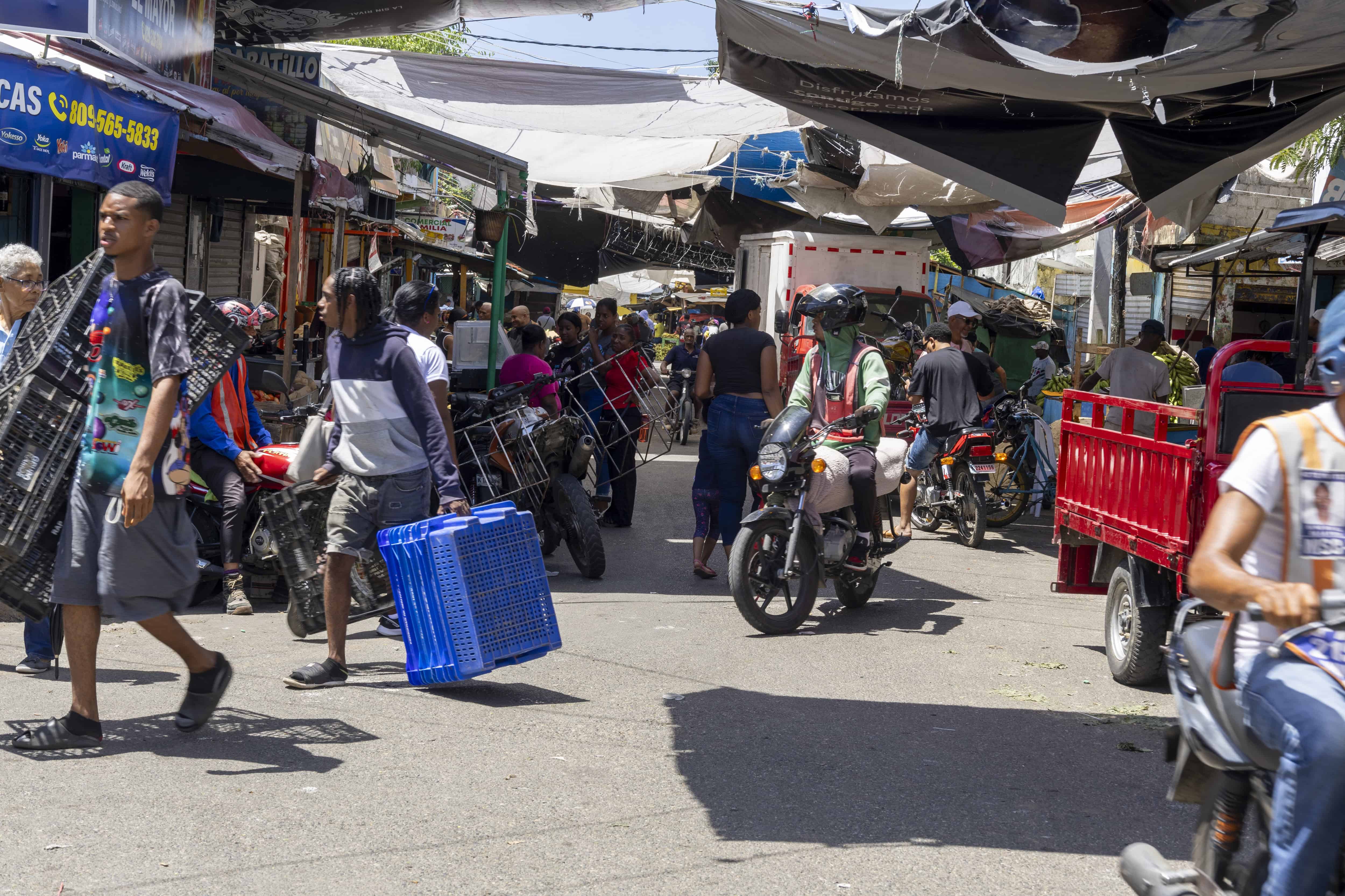 Una de las calles de san Cristóbal convertida en mercado.