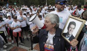 El senador Uribe Turbay lidera la intención de voto un mes después del atentado