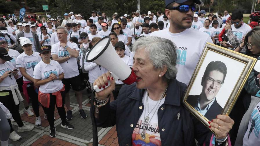 El senador Uribe Turbay lidera la intenci&oacute;n de voto un mes despu&eacute;s del atentado