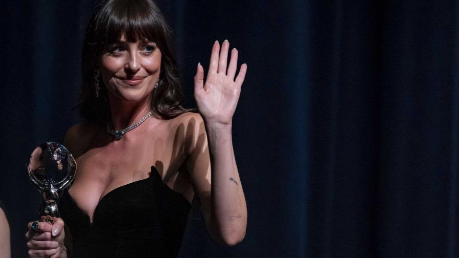 Dakota Johnson recibe el Premio del Presidente del festival de Karlovy Vary Dakota Johnson recibe el Premio del Presidente del festival de Karlovy Vary