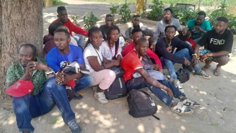 El Ejército detiene a 16 haitianos indocumentados en Dajabón y Valverde El Ejército detiene a 16 haitianos indocumentados en Dajabón y Valverde