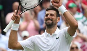Djokovic avanza a cuartos en Wimbledon y mantiene vivo su sueño de un nuevo Grand Slam