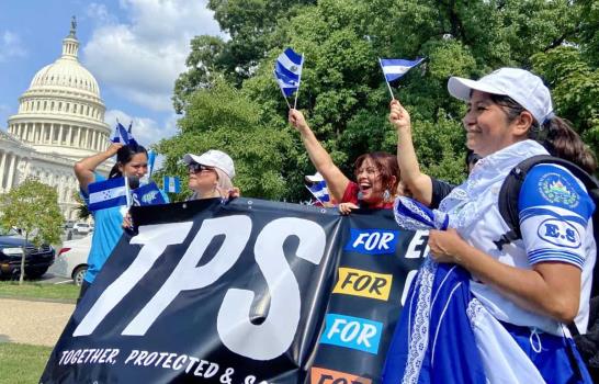 Cerca de 100 organizaciones instan a Trump a prorrogar el TPS para El Salvador
